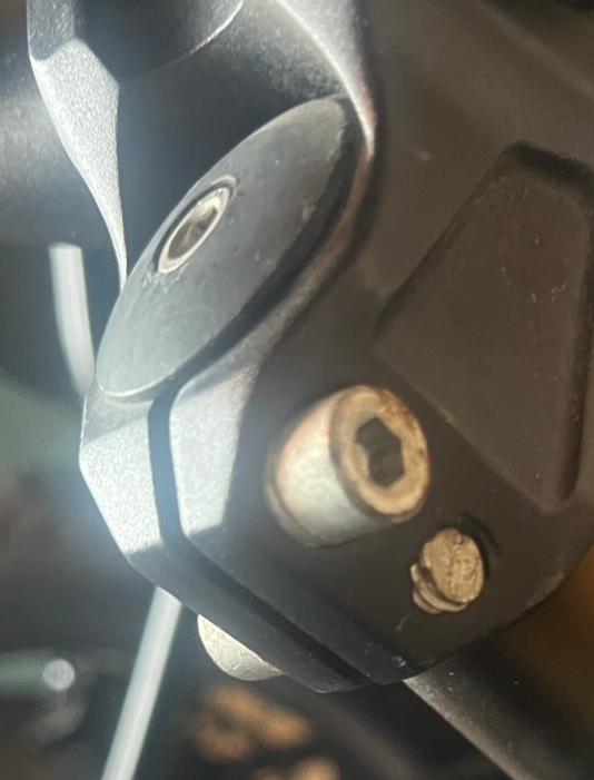 RadRunner Steerer Clamp Titanium Bolts (2pcs)